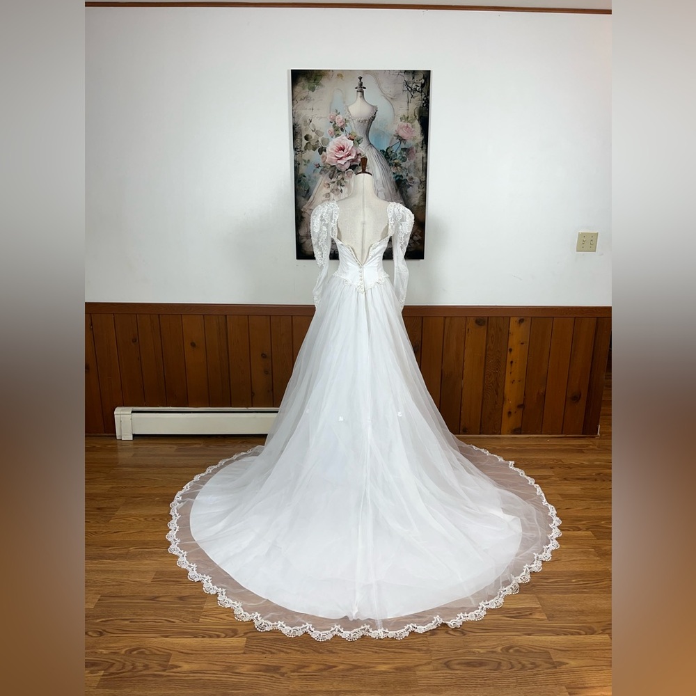 Pretty Vintage 90s Organza Wedding Gown! - Picture 5 of 7